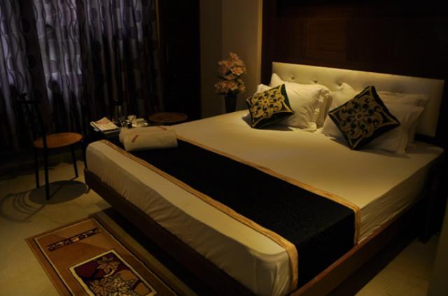Hotel Oyo Repose Near Gurudwara Shri Bangla Sahib 3*